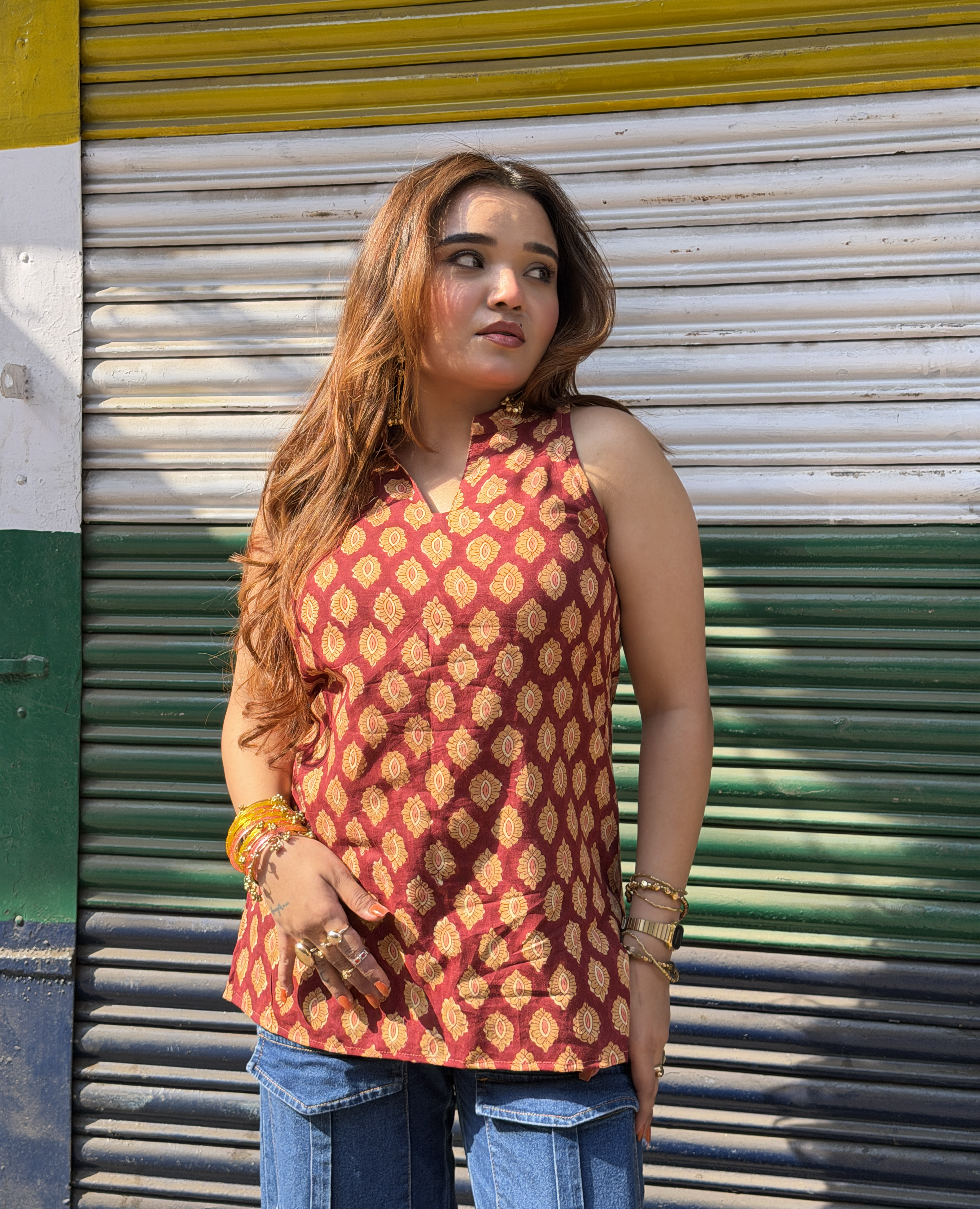 Anari Booti